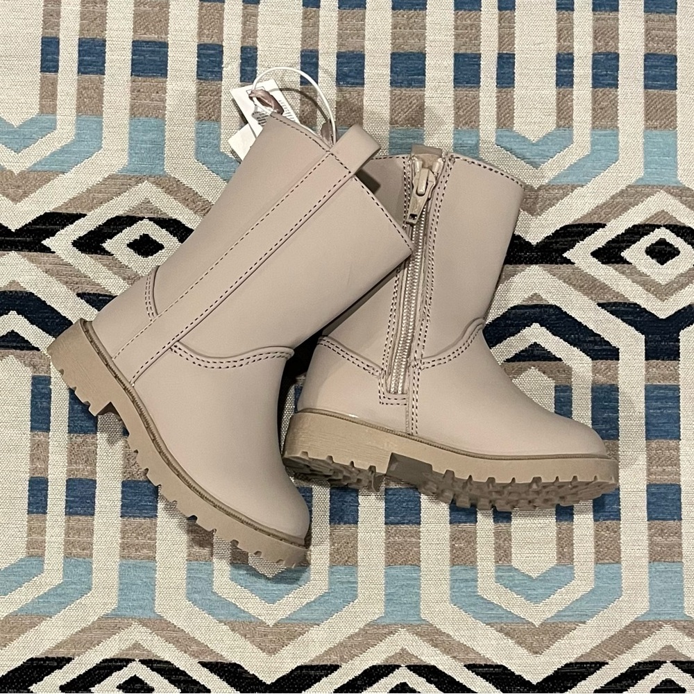 Old Navy Matalan Taupe Rubberized Lug Sole Tall Boots Toddler Girls Size 5